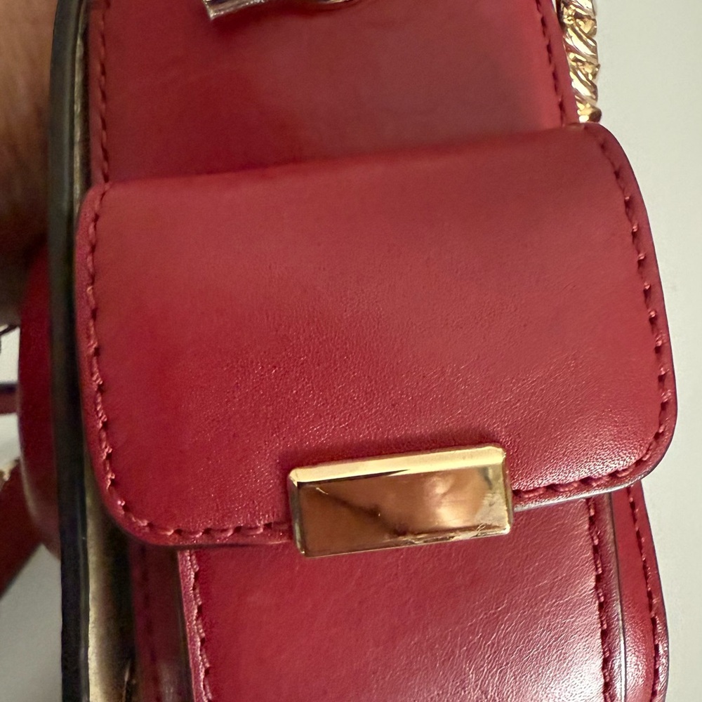 Micheal Kors Scout Camera Red Leather Crossbody. Gold Accents - Picture 8 of 13